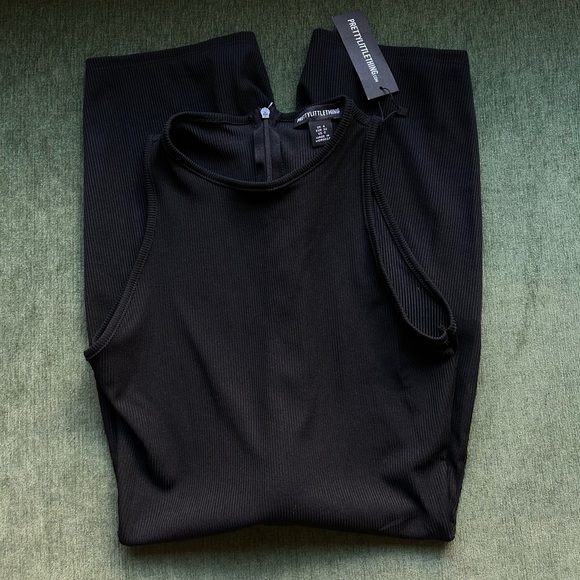 Prettylittlething One Piece size 0 - Picture 3 of 3